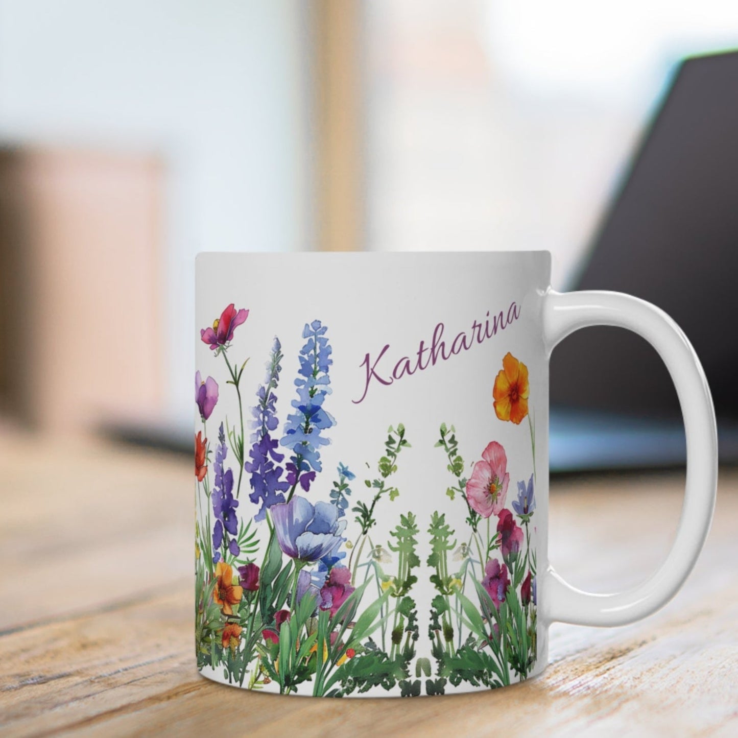 Personalisierte Wildblumen Tasse – Dein Name inmitten einer blühenden Blumenwiese
